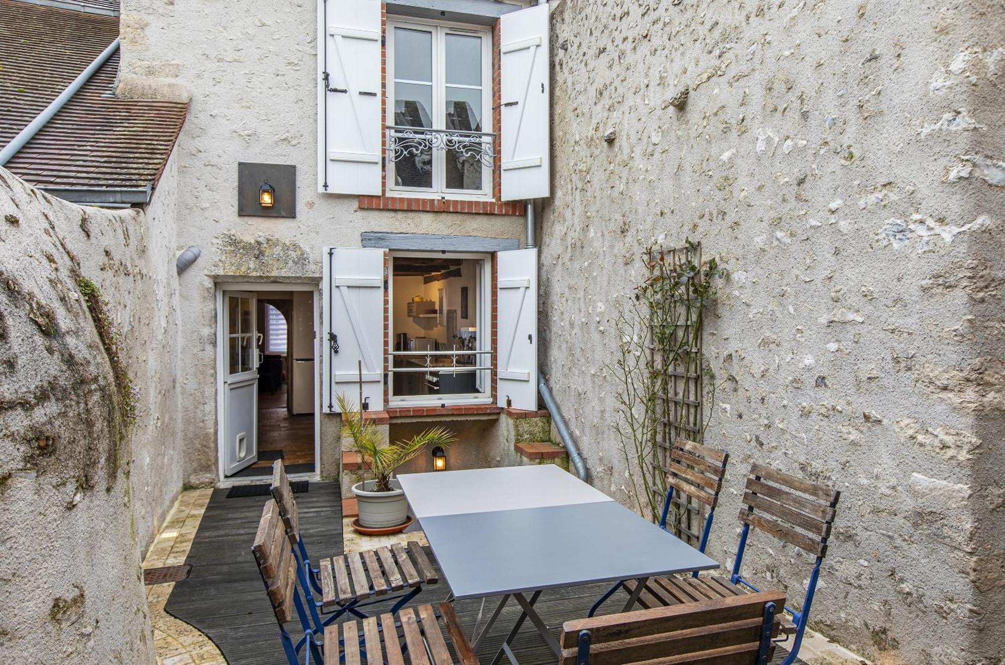 L'octroi, Maison Au Coeur De St Dye Sur Loire Saint-Dye-sur-Loire